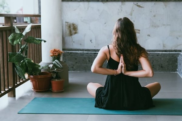 Quels sont les accessoires de yoga indispensables ?